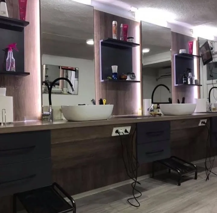 Interior i berberisë, frymëzim për Frizer Fani